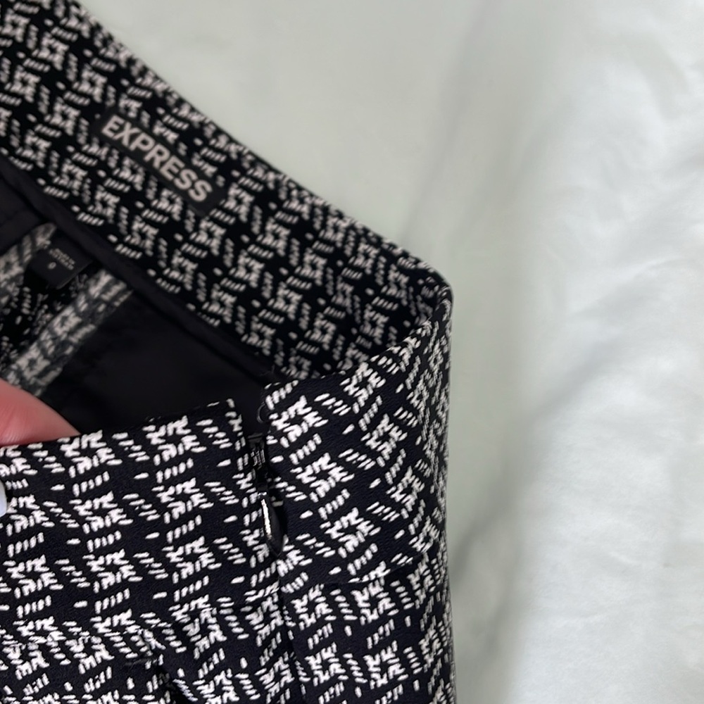 Express Shorts with pockets - Picture 2 of 3